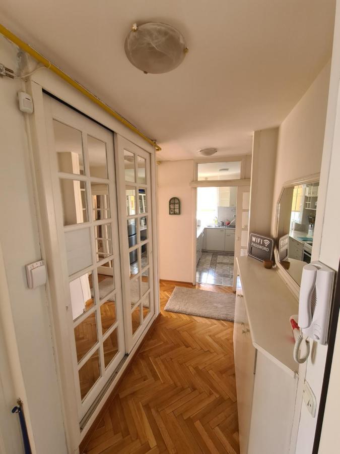 Walnut Apartment - Private Garage Sarajewo Zewnętrze zdjęcie